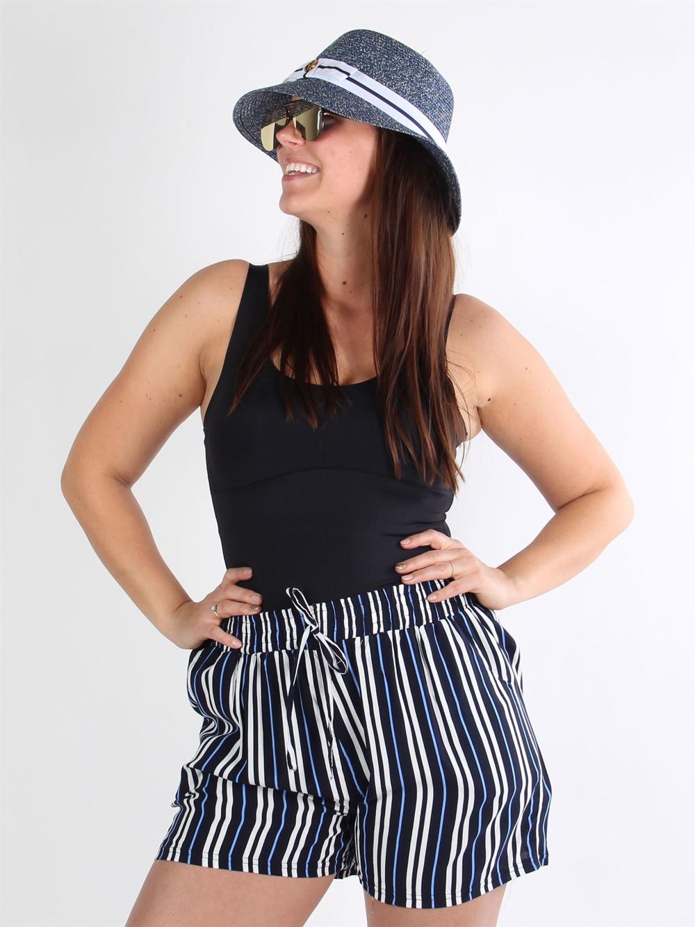 Savannah - Marineblå løse shorts med blå og hvide striber